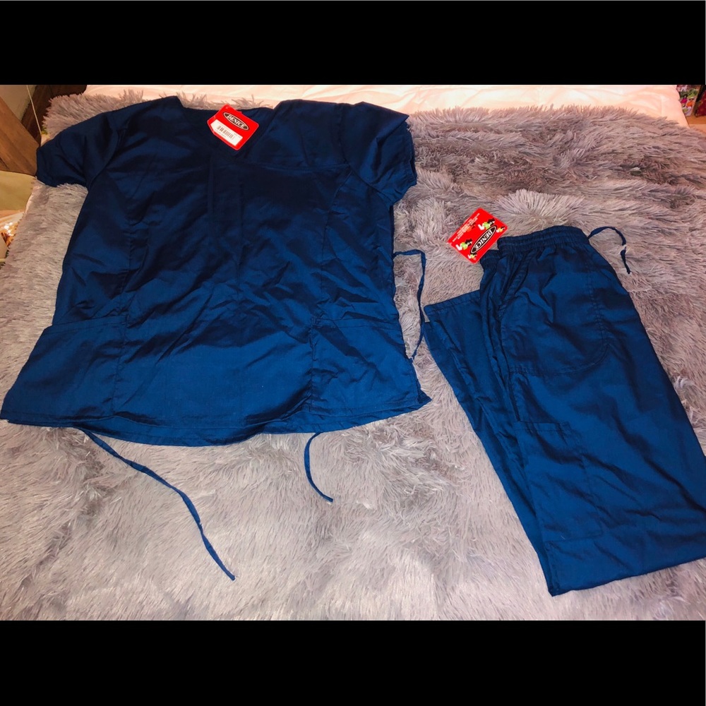 Scrub set